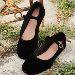 Doen Mary Jane slipper shoe black velvet